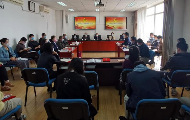 激揚(yáng)青春  不負(fù)韶華 農(nóng)墾中心組織召開(kāi)五四青年座談交流會(huì)